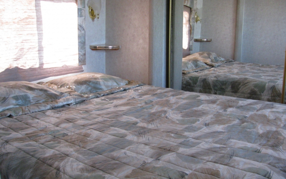 Kit_Fox_Seabreeze_bedroom-rental
